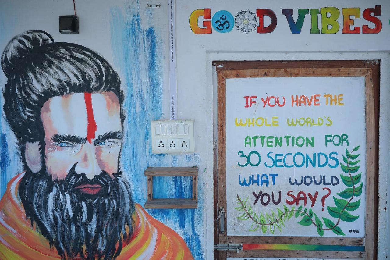 Good Vibes Hostel Varanasi Exterior foto